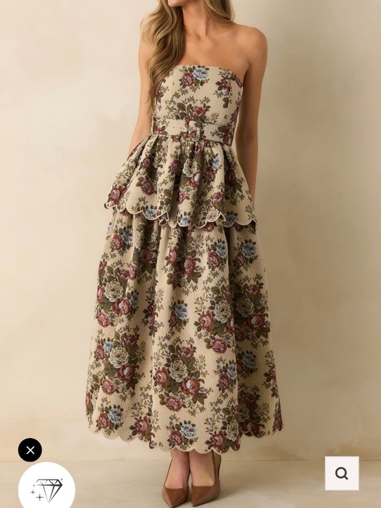Mable Dresses & Skirts - Mable strapless tapestry dress